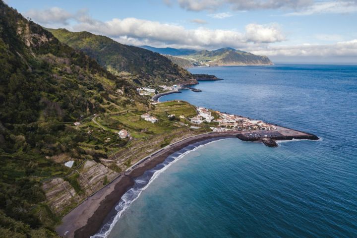 Pobřeží Azorských ostrovů