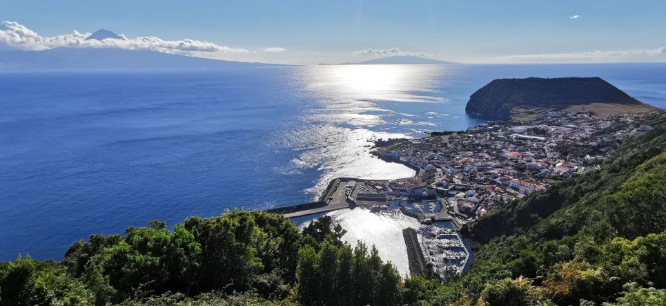 Pohled na ostrov Faial, Azory
