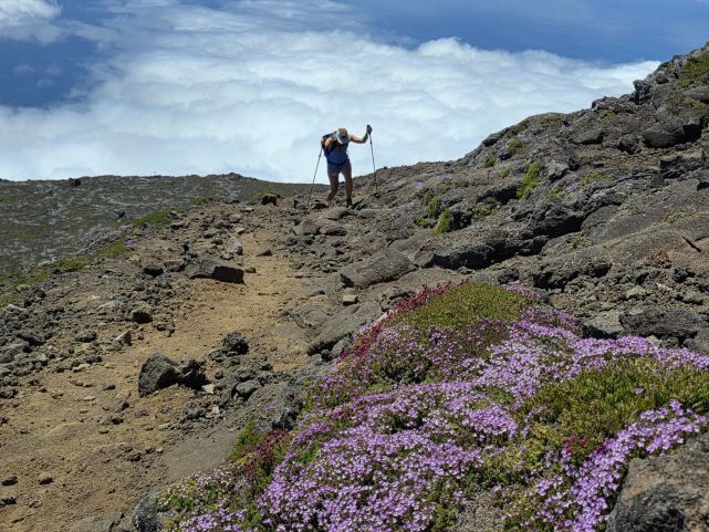 Výstup k nejvyššímu vrcholu Portugalska. Pico, Azory