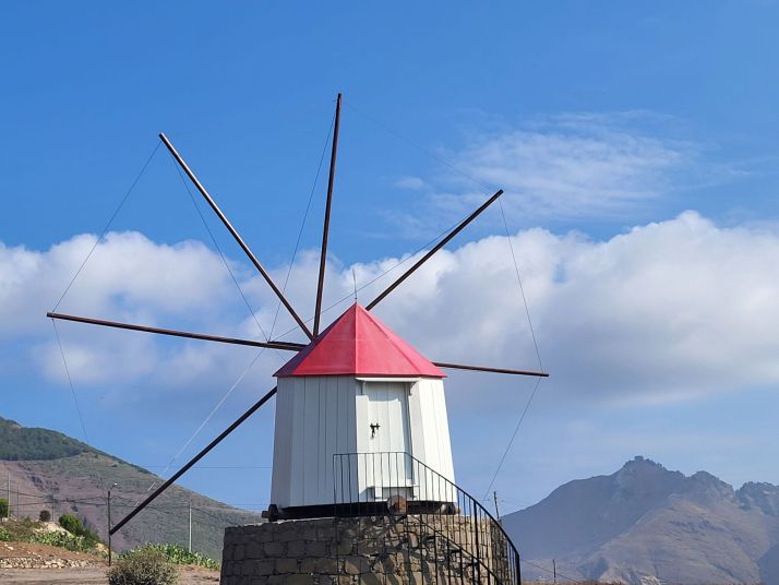 Vyhlídka Potrela a větrné mlýny, Porto Santo