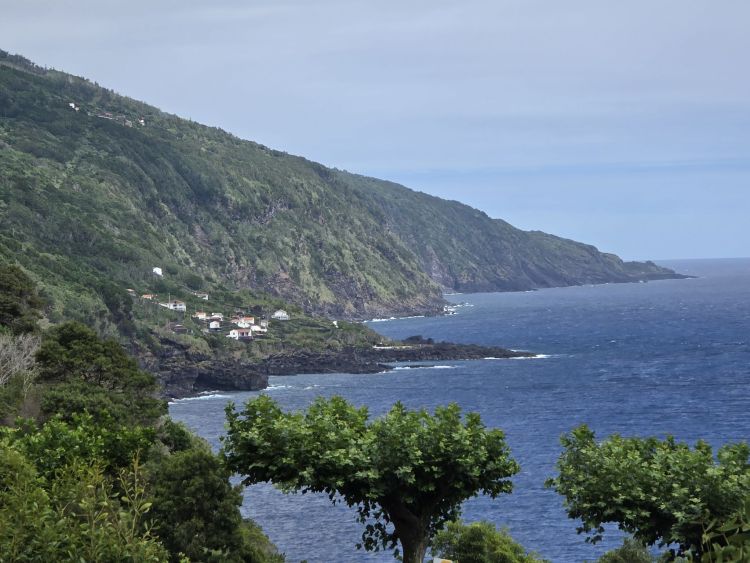 Pobřeží ostrova Pico, Azory