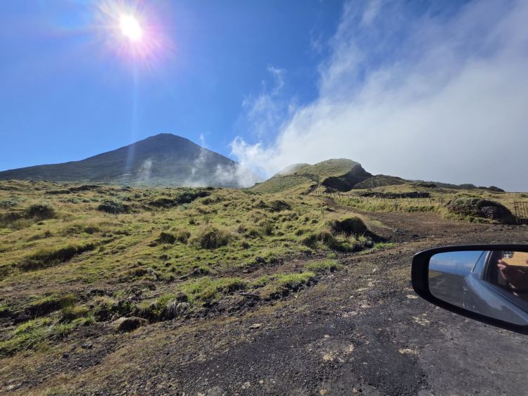 Příjezd k úpatí hory Pico, Azorské ostrovy