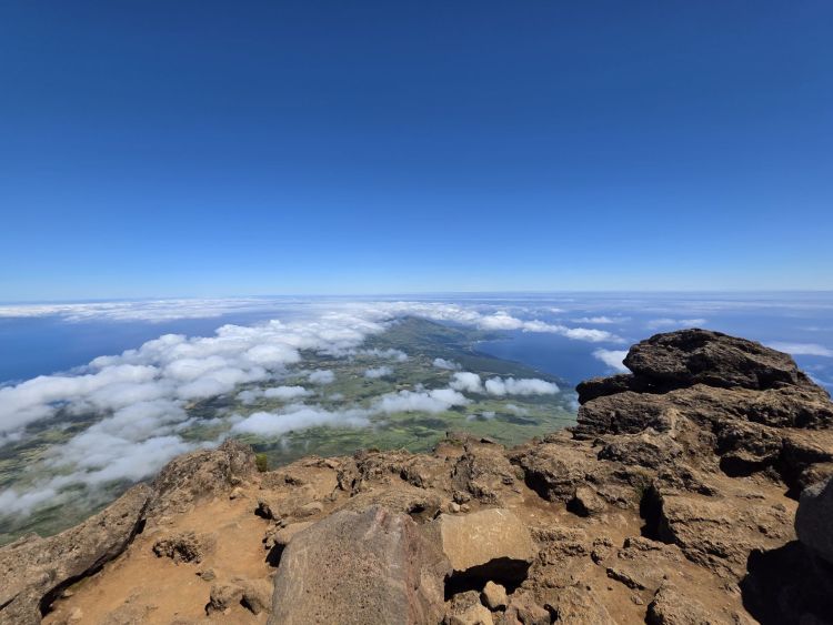 Výhled z vrcholu Pico, Azory