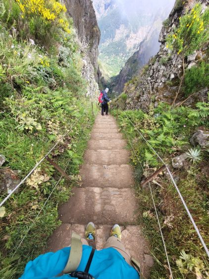 Prudké schody u nejvyšších vrcholů Madeiry