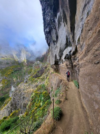 Exponovanější pasáž u hory Pico das Torres na Madeiře