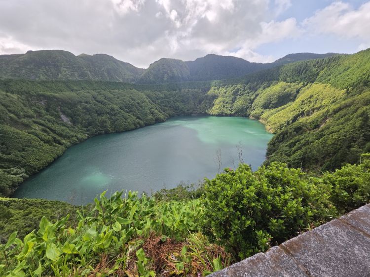 Sladkovodní jezera v zatopených kráterech, São Miguel