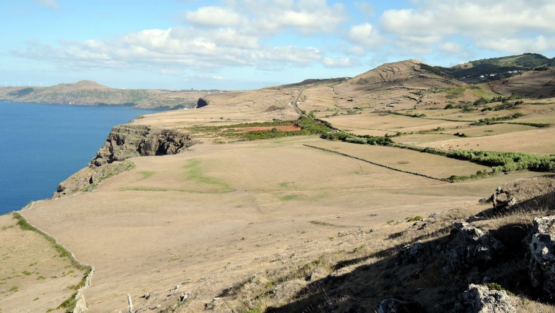 Santa Maria je relativně rovinatý ostrov