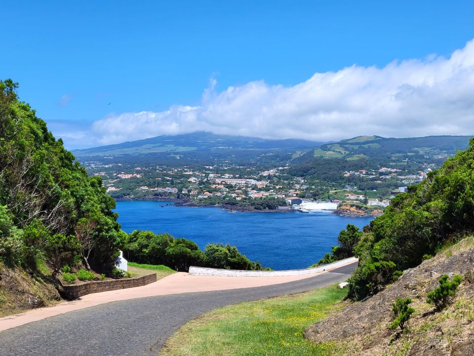Pohled z Monte Brasil na ostrově Terceira