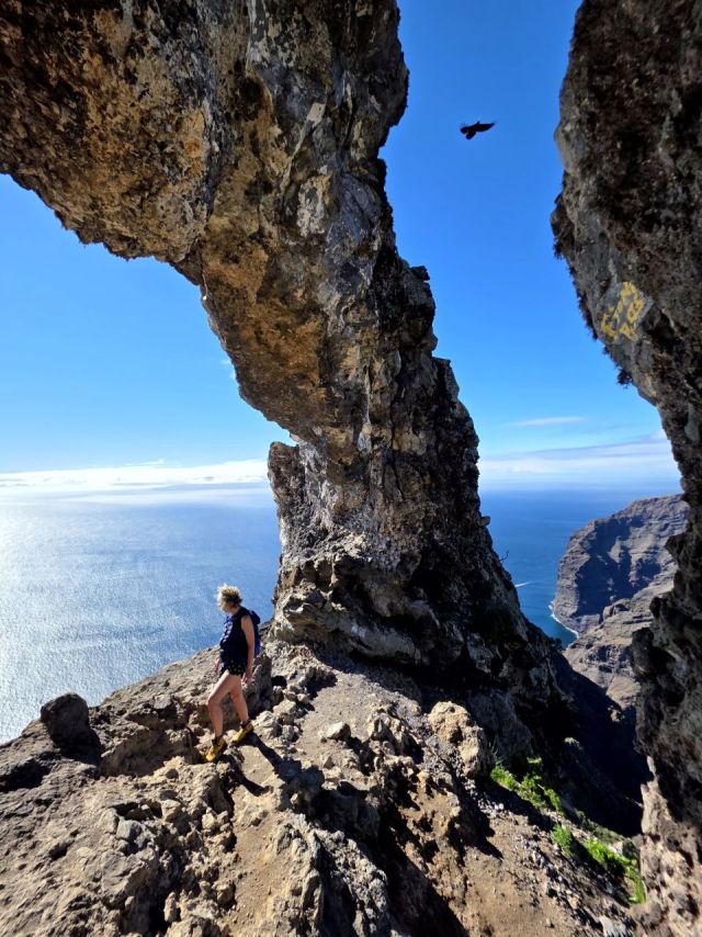 Skalní oblouk nad Los Gigantes, Tenerife