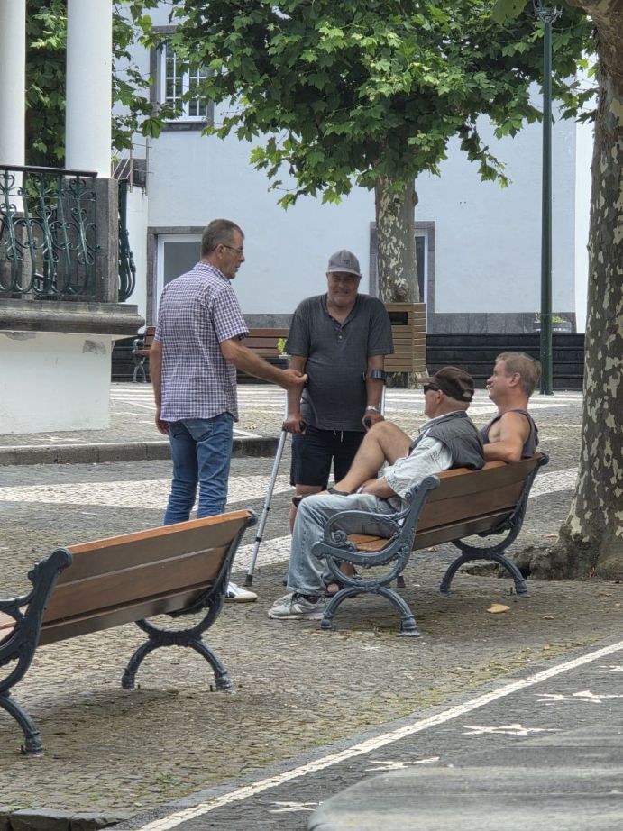 Klábosení na ulici je častým jevem. Madeira
